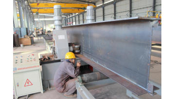 Automatic H beam straightening machine