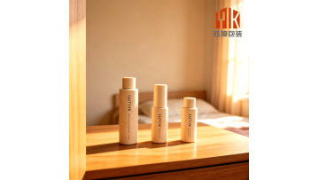 Custom 60ml/100ml PET plastic cosmetic bottles with spray
