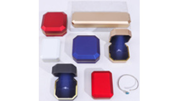 Hanhong wholesale custom logo lacquered jewelry packaging box bracelet bracelet gift box velvet necklace ring led jewellery box1