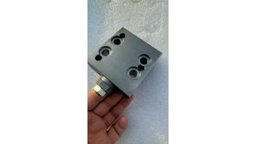 Komatsu Pressure Reducing Valve Assembly Compatible Models: PC60-7, PC120-6, PC200-6