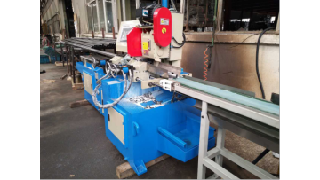 The CNC cutting machine for round steel