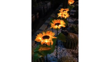 LED Solar sunFlower Stake Light For Garden Pathway Landscape Security Villa Gate Garden Holiday Party Christmas Decoration1