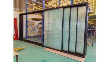 28 SLIDING DOOR
