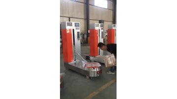    Luggage packer