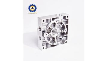 Hydraulic oil line valve block