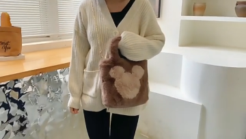 High Quality Fashion Casual Cute Lady Crossbody Design Parrern Plush Faux Fur Fluffy Tote Bag1