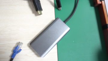 D02 8 in 1 docking station