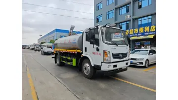 Cost-Effective Dongfeng 4X2 8.25cbm Rapid Suction Septic Tank Vehicle1
