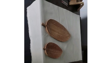 Hot Selling leaf shape rubber wood food serving tray fruit dinning plates cake candy dish1