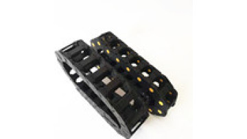 Manufacturers produce nylon cable drag chain, plastic cable chain, three-proof cloth and other machine tool accessories.1