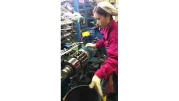 Motorcycle tire bladder reverse packaging machine