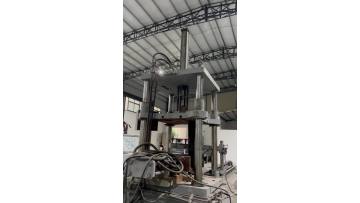 Low pressure casting machine
