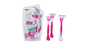 Triple Blade Disposable Razor with Swedish Blade Technology1