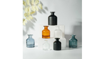 Matte Black Transparent Glass Reed Diffuser Bottles with Rattan Sticks - 50ml to 250ml1