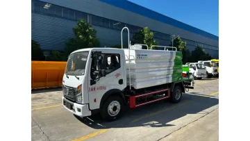 Premium Quality Dongfeng 4X2 5.5cbm Water Supply Truck1