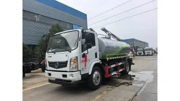 New Arrival Dongfeng 4X2 8.25cbm Heavy-Duty Vacuum Septic Transporter Truck1