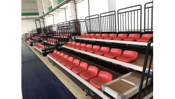 Manual telescopic bleacher