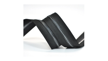 Titanium zipper and brass zipper comparison