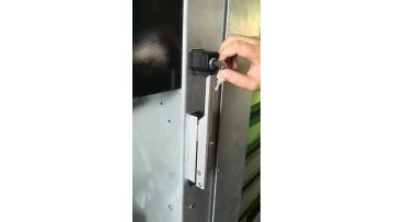Manual released spiral door 