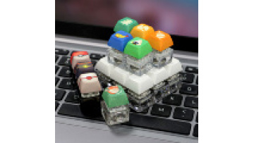 Custom Keyboard Shape Keychain Custom Plastic Keychain Stress Relieving Toy Mechanical Keyboard Switch Creative KeyChain1
