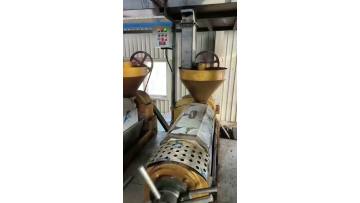best manual oil press 