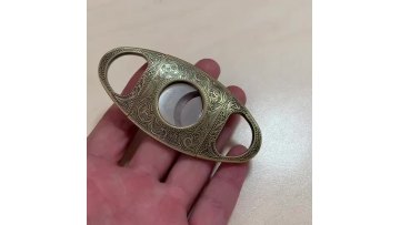 Luxury portable gold classic carving pattern metal cigar cutter1