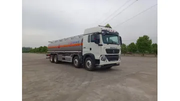 New Arrival Sinotruk HOWO 8X4 24.1cbm Petroleum Tanker Tank Truck1