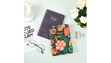 Paper cover undated Spiral planner