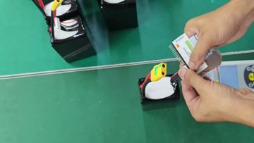 Drone battery voltage detection