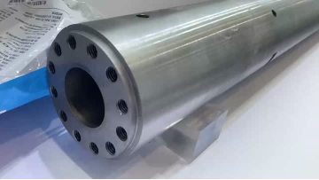 Screw barrel for injection machinery
