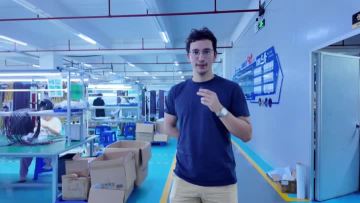 Swiss client visits Suyi in person.