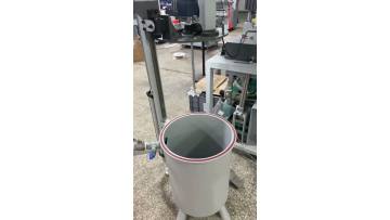 Raw material vacuum mixer