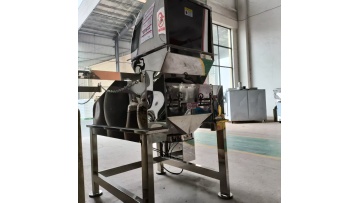 Fine powder pulverizer