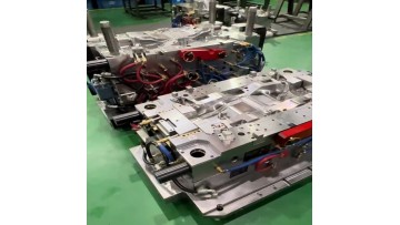 Auto spare parts injection mold production.