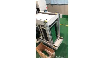 Automatic soldering machine for the chip
