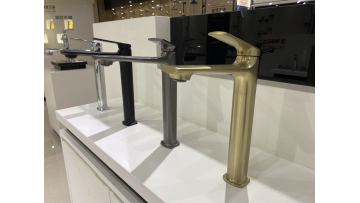 Chrome Single Hole Bathroom Faucet - DL-01118
