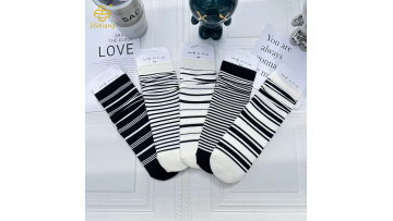 Korean black and white striped mid tube socks pile socks