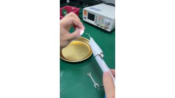 Ultrasonic tooth cleaning knife head
