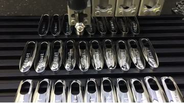 Coloring the zipper pull tab 2