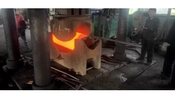 Hot-pressed pipe fittings, thick-walled pipe fittings