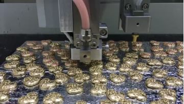 Intelligent Visual Automatic Machine Painting Curved Heart , Coloring 3D Buttons