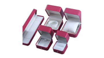 Hanhong factory wholesale custom red PU leather jewelry packaging box wedding necklace gift box earrings ring jewelry box1