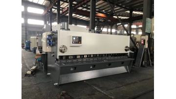 guillotine shearing machine