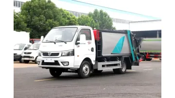 Space-Saver Dongfeng 4X2 4cbm Mini Waste Compaction Truck1