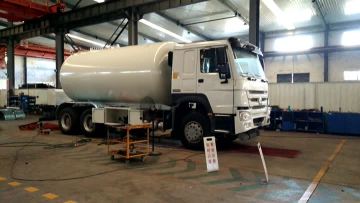 10 wheel HOWO LPG Refilling Truck.mp4