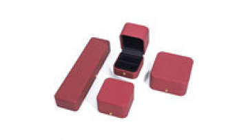 Hanhong wholesale custom logo luxury red PU leather jewelry packaging box necklace bracelet stud earrings ring jewelry box1