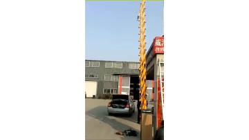 CX-05 barrier gate 03