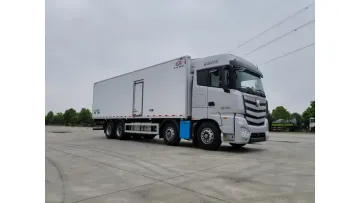 New Arrival Foton 8X4 9.6m Dual-Zone Refrigerated Van Truck1
