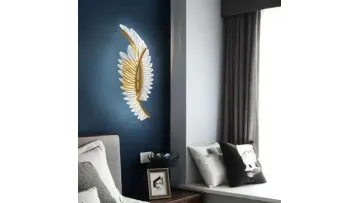 Elegant Acrylic Feather Wall Lamp for Luxurious Interiors1