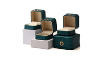 Hanhong factory wholesale jewelry box packaging new square necklace ring box with metal green luxury leather jewelry box1